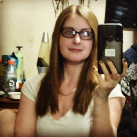 Meet your Posher, Kristyn ๐ ๐๐ผโโ๏ธ๐๐ซฃ๐ - Picture 3 of 12